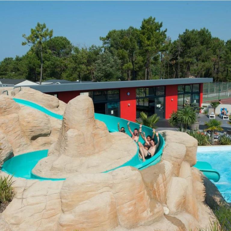 Mobil-home spacieux avec terrasse pour 8 personnes - API-1-52-1168 - Casa Móvil - 10