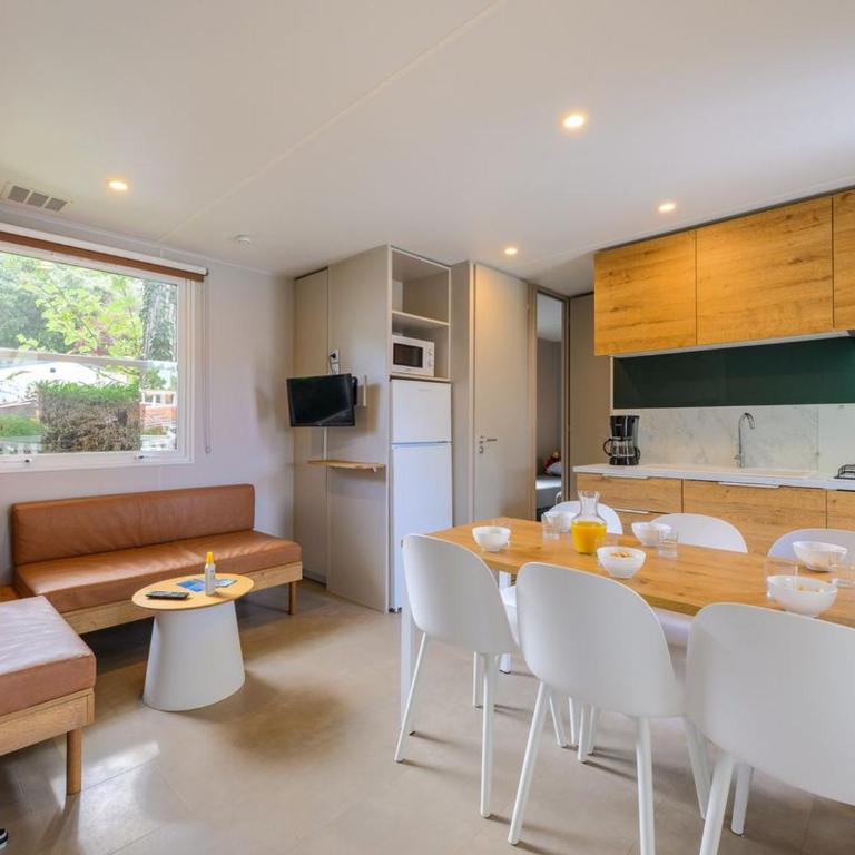 Mobil Home avec Terrasse à Saint-Jean-de-Monts - API-1-52-1176 - Mobile Home - 4