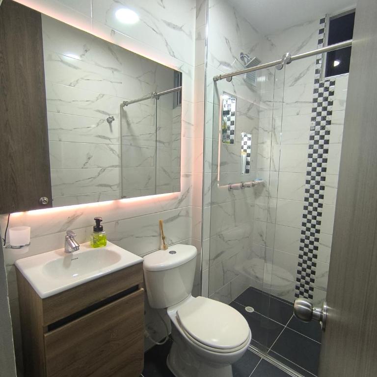 Girardot Reservas del Peñon Espectacular Apartamento exclusivo The Guss - Three-Bedroom Premium Apartment with Balcony - 14