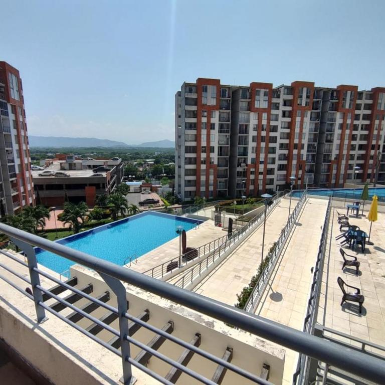 Girardot Reservas del Peñon Espectacular Apartamento exclusivo The Guss - Three-Bedroom Premium Apartment with Balcony - 24