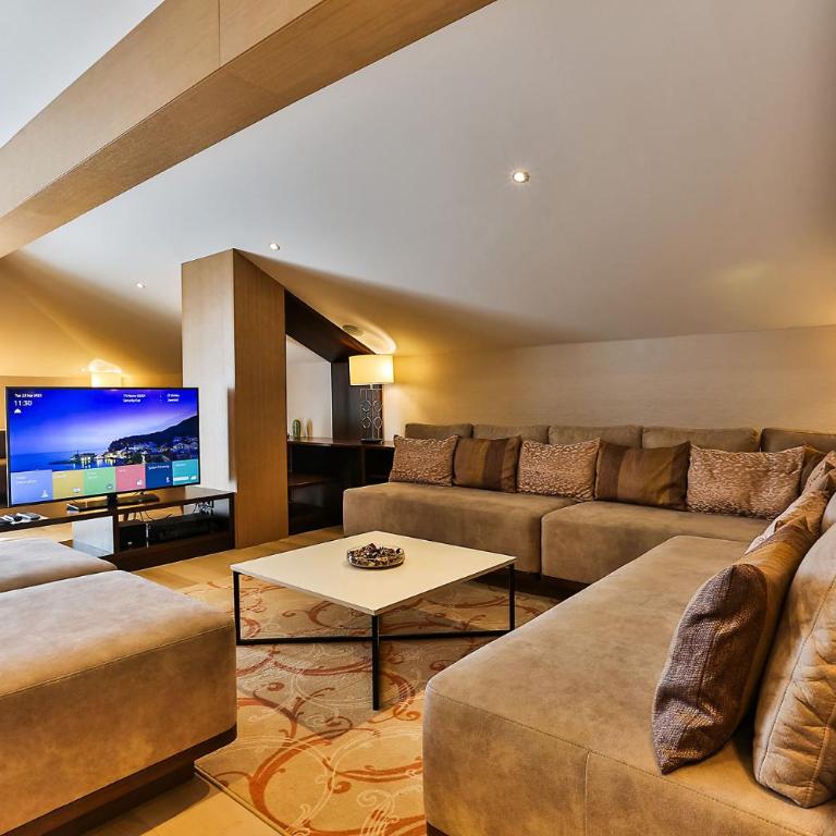 Hotel Riva by Aycon - Deluxe Suite with Sea View - 4
