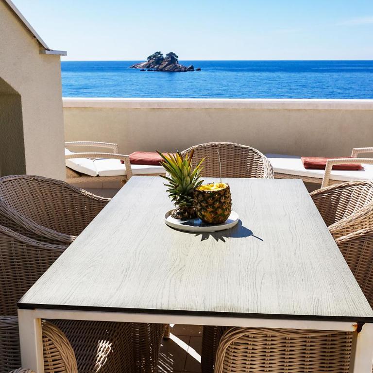 Hotel Riva by Aycon - Deluxe Suite with Sea View - 7