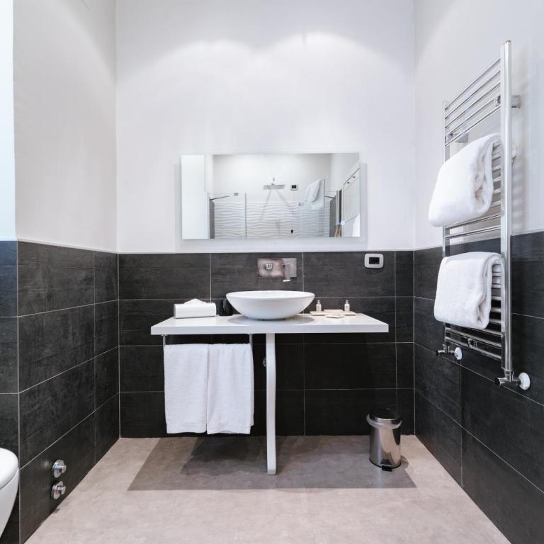 Montenapoleone Suites - Suite Queen Deluxe - 13