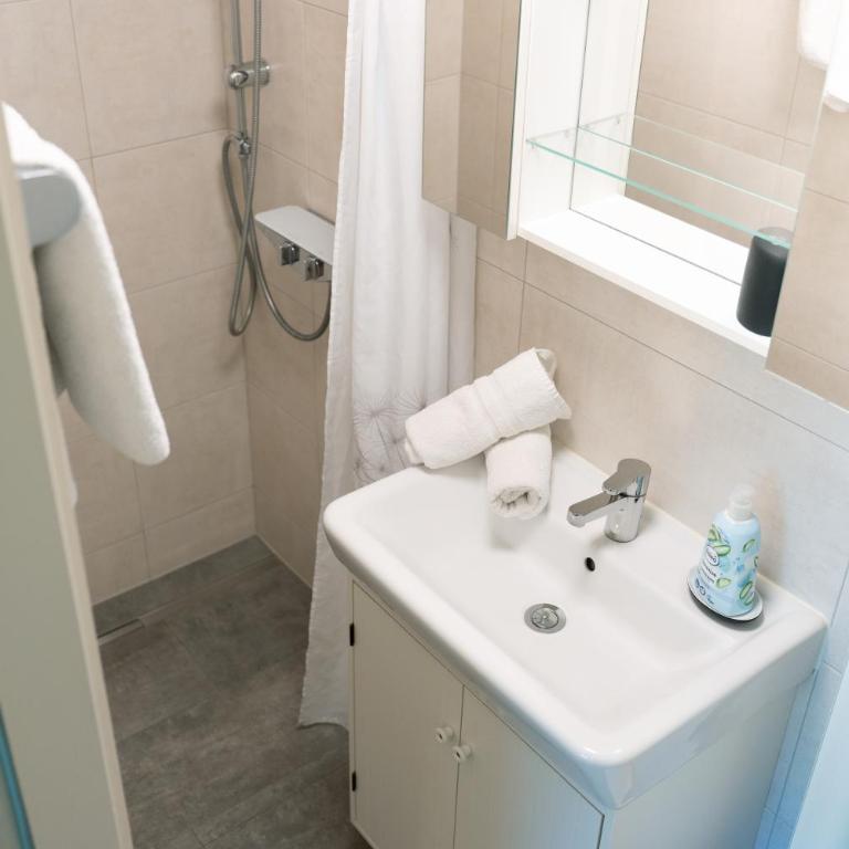 Gästehaus Wurm - Apartment mit 1 Schlafzimmer und Balkon - 10