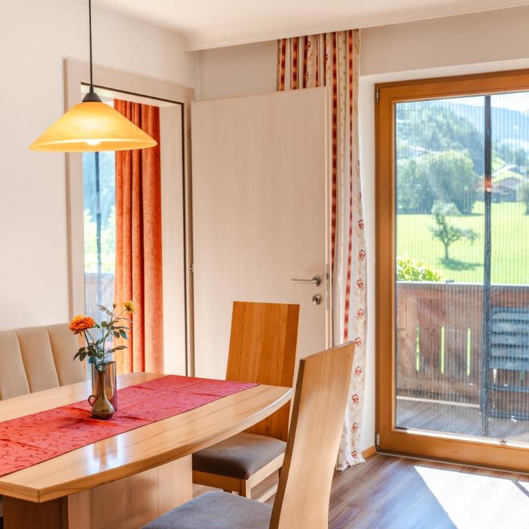 Gästehaus Wurm - Apartment mit 1 Schlafzimmer und Balkon - 2