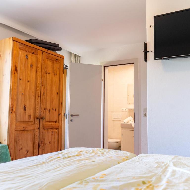 Gästehaus Wurm - Apartment mit 1 Schlafzimmer und Balkon - 9