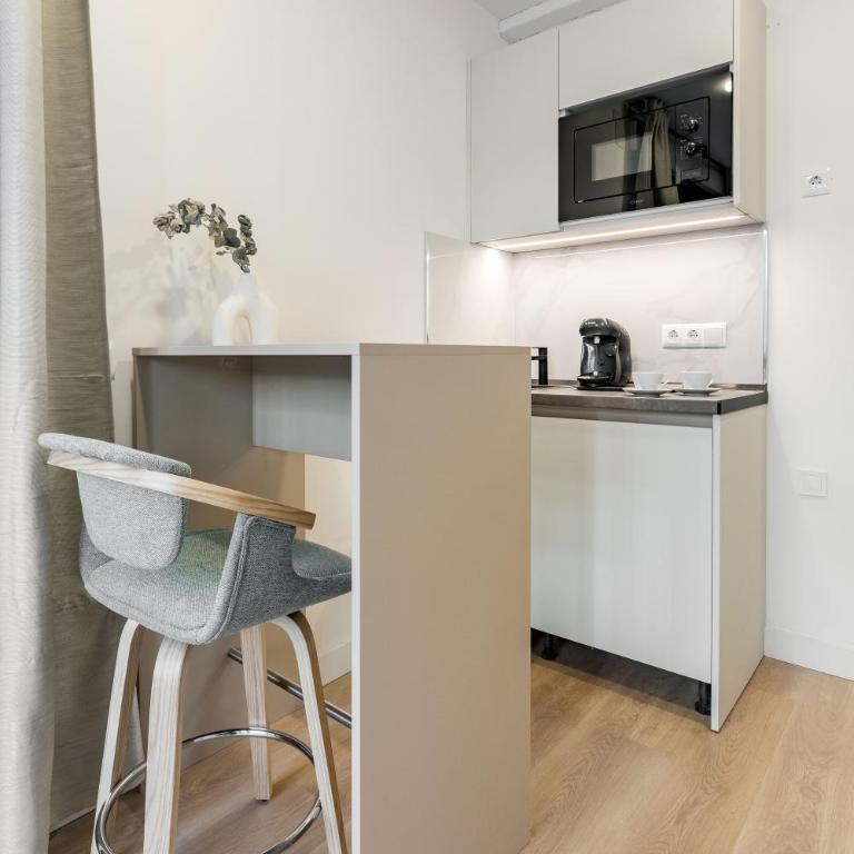Square Rooms by Charming, cerca del aeropuerto y con un pequeño gimnasio - Habitación Doble - 1