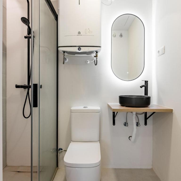Square Rooms by Charming, cerca del aeropuerto y con un pequeño gimnasio - Habitación Doble - 4