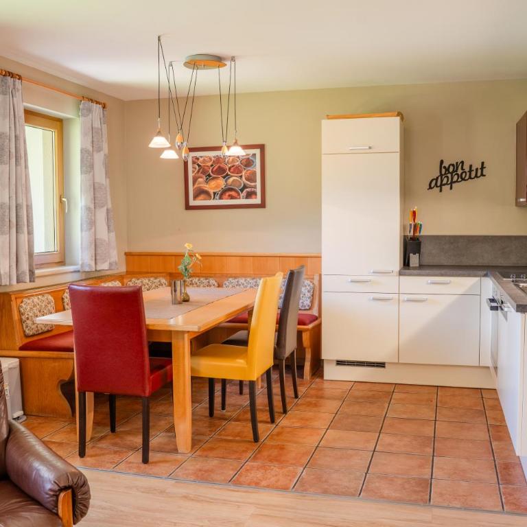 Gästehaus Wurm - Apartment mit 2 Schlafzimmern und Balkon - 8