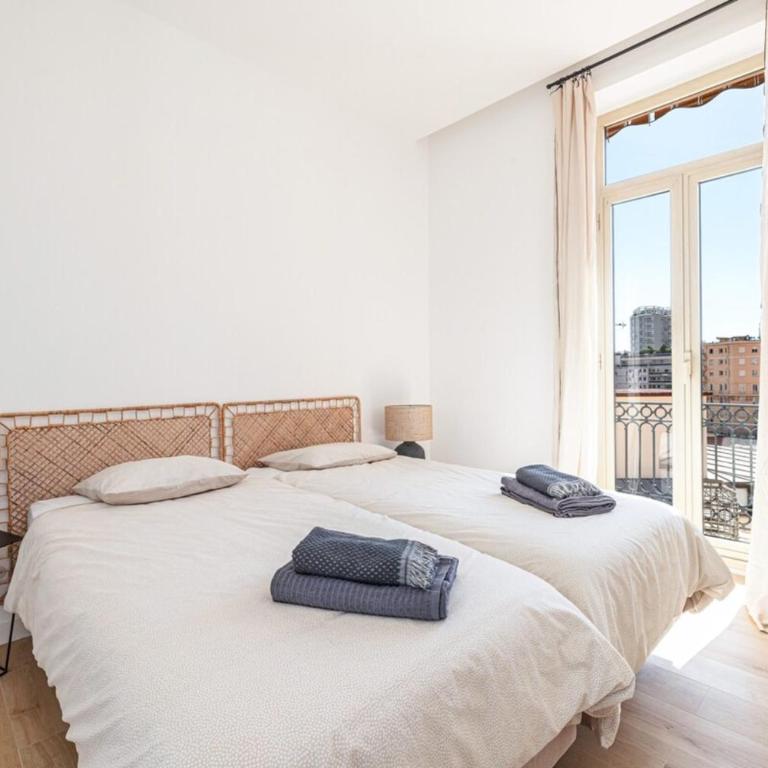 Large 2 Bedroom with Sea View 50m from Monaco - Apartment - 3