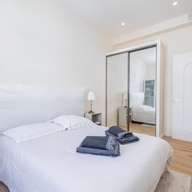 Large 2 Bedroom with Sea View 50m from Monaco - Apartment - 18