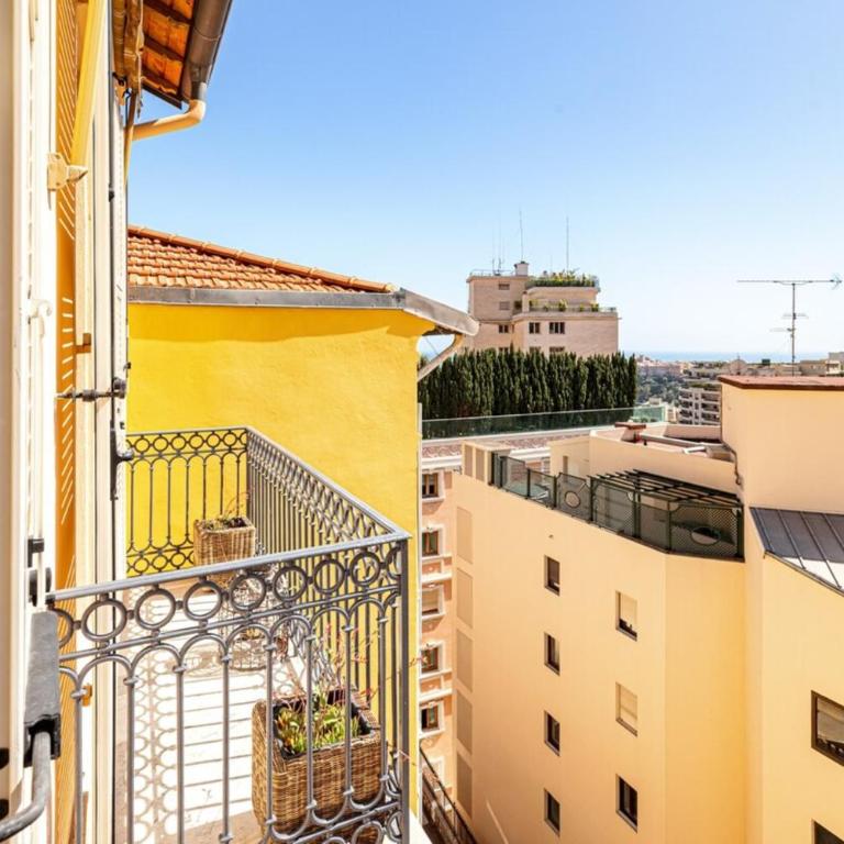 Large 2 Bedroom with Sea View 50m from Monaco - Apartment - 21