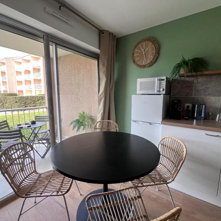 L'Eden - T2 climatisé piscine renové - Two-Bedroom Apartment - 17