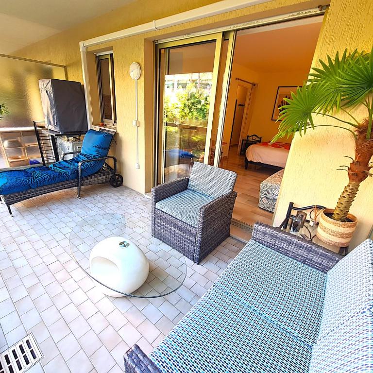 Studio grande terrasse à 5 min de la mer - Appartement 1 Chambre - 14
