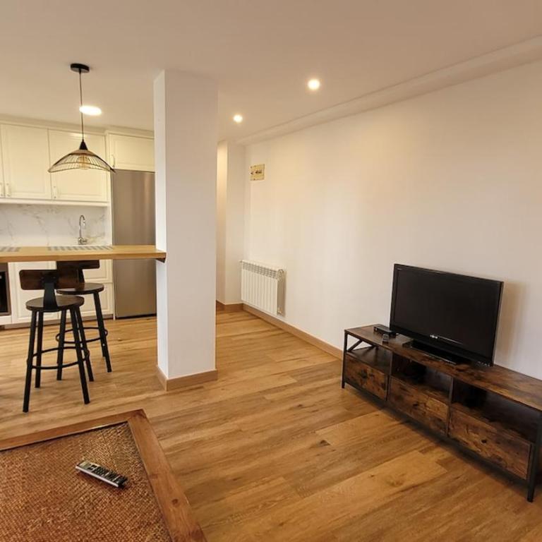 Apartamento con cocina abierta y vistas verdes - Apartamento de 1 dormitorio - 8