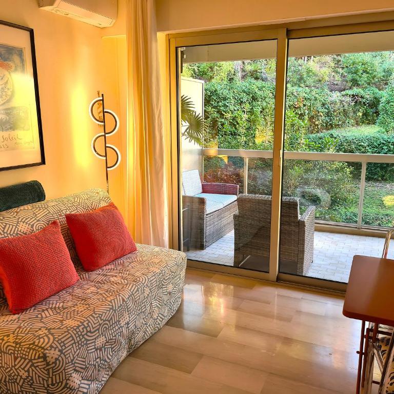Studio grande terrasse à 5 min de la mer - Appartement 1 Chambre - 10