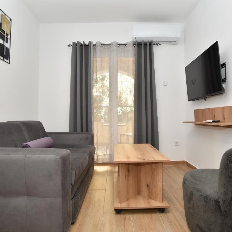 Apartmani Resna Budva - One-Bedroom Apartment with Terrace - 4