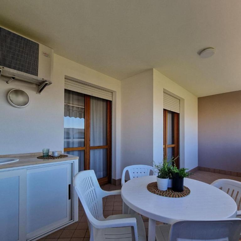 Luminous one bedroom flat with side sea view - Appartement - 6