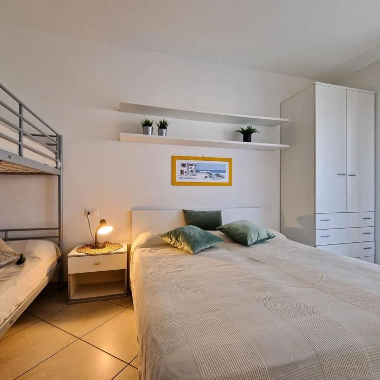 Luminous one bedroom flat with side sea view - Appartement - 3