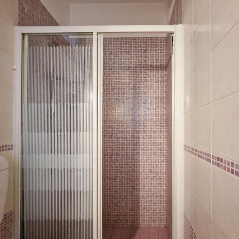 Luminous one bedroom flat with side sea view - Appartement - 21