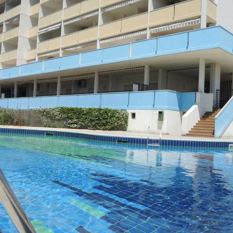 Luminous one bedroom flat with side sea view - Appartement - 23