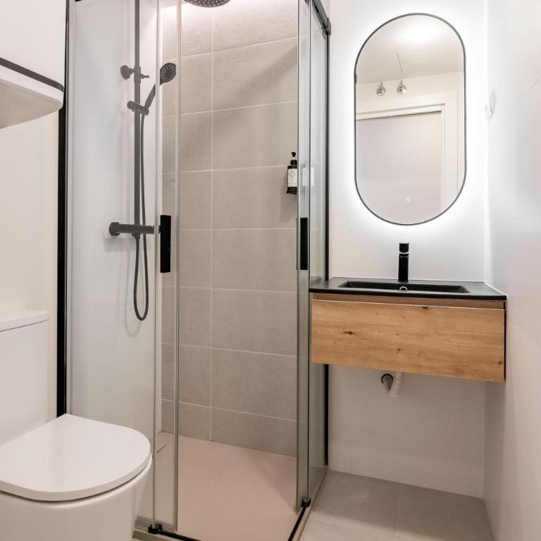 Square Rooms by Charming, cerca del aeropuerto y con un pequeño gimnasio - Habitación Doble Deluxe - 5