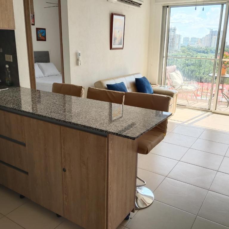 Excelente vista, Bello horizonte plaza, piso 12 - Apartamento de 1 dormitorio con balcón y vistas al mar - 36