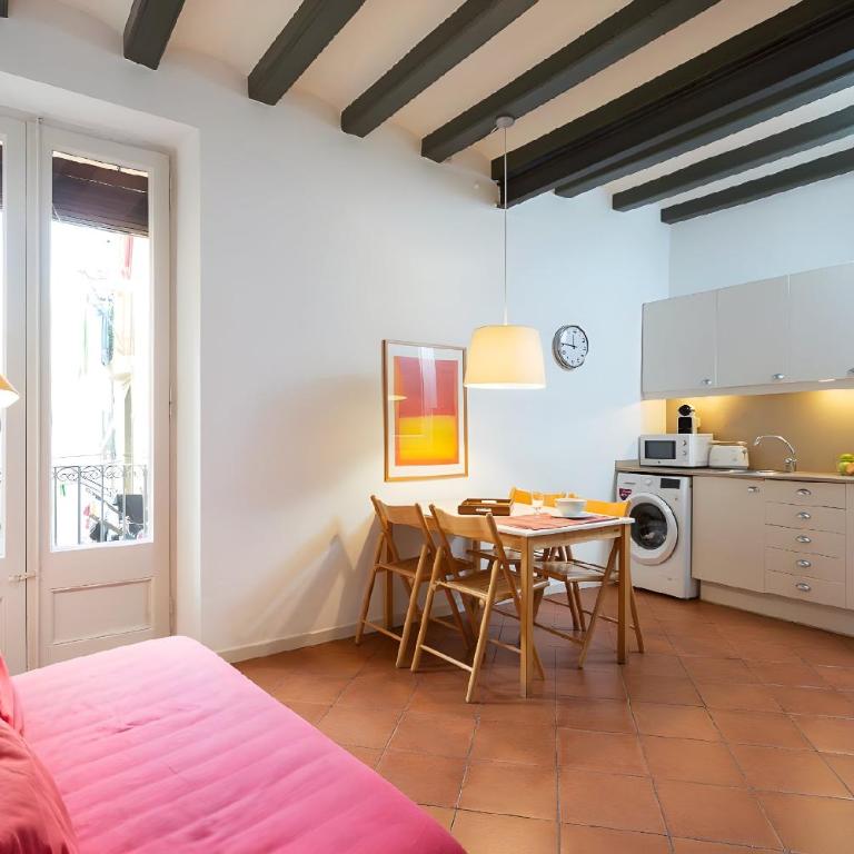 Tranquil Cozy with balcony Plaça Catalunya. RI. - Apartment - 12