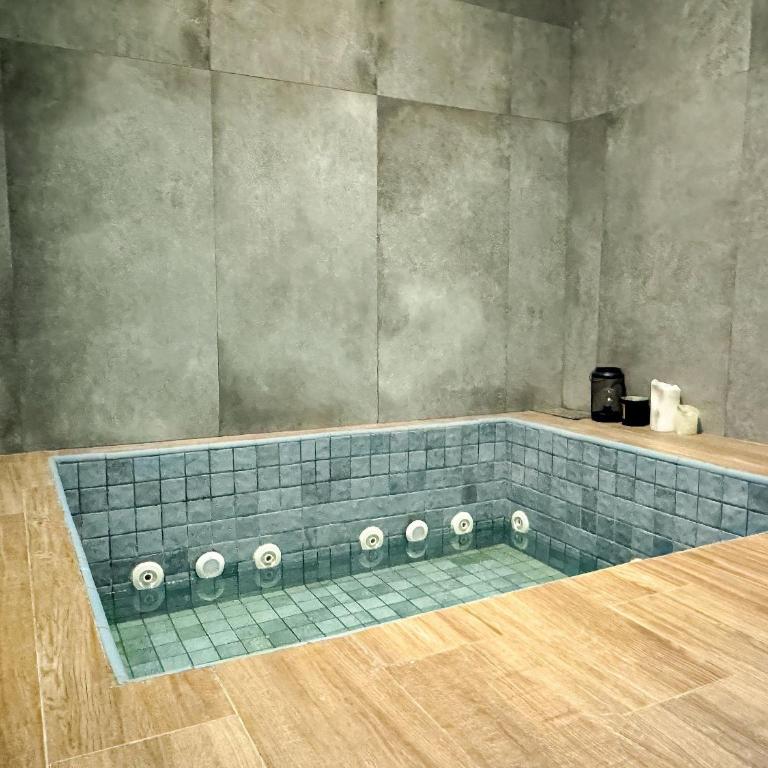 Modern and fully equipped, near Paseo La Galería. - Apartment - 17