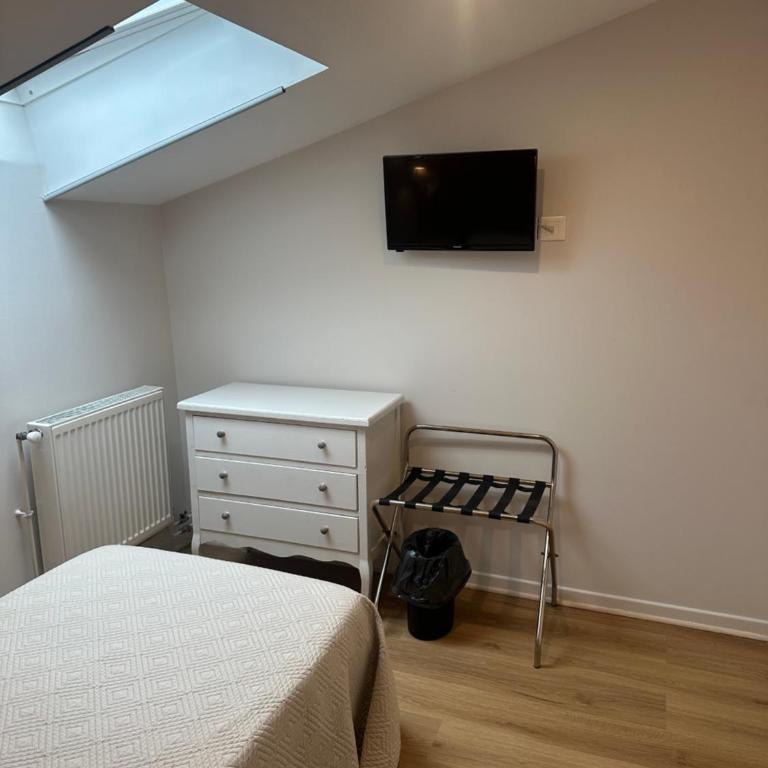 Hotel Azur - Chambre Simple Économique - 1