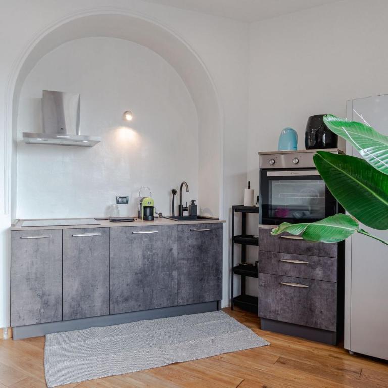 GuestHost - Modern Bright Flat in Turin - One-Bedroom Apartment - 2