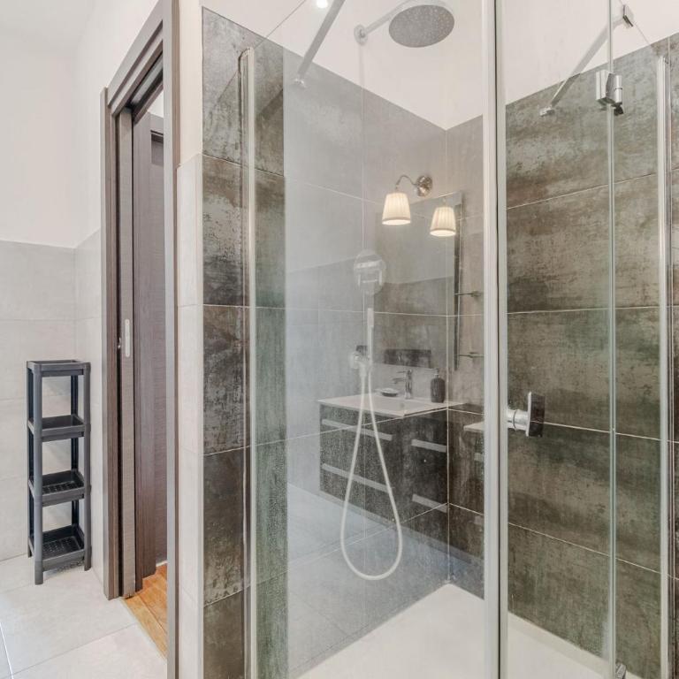 GuestHost - Modern Bright Flat in Turin - One-Bedroom Apartment - 5