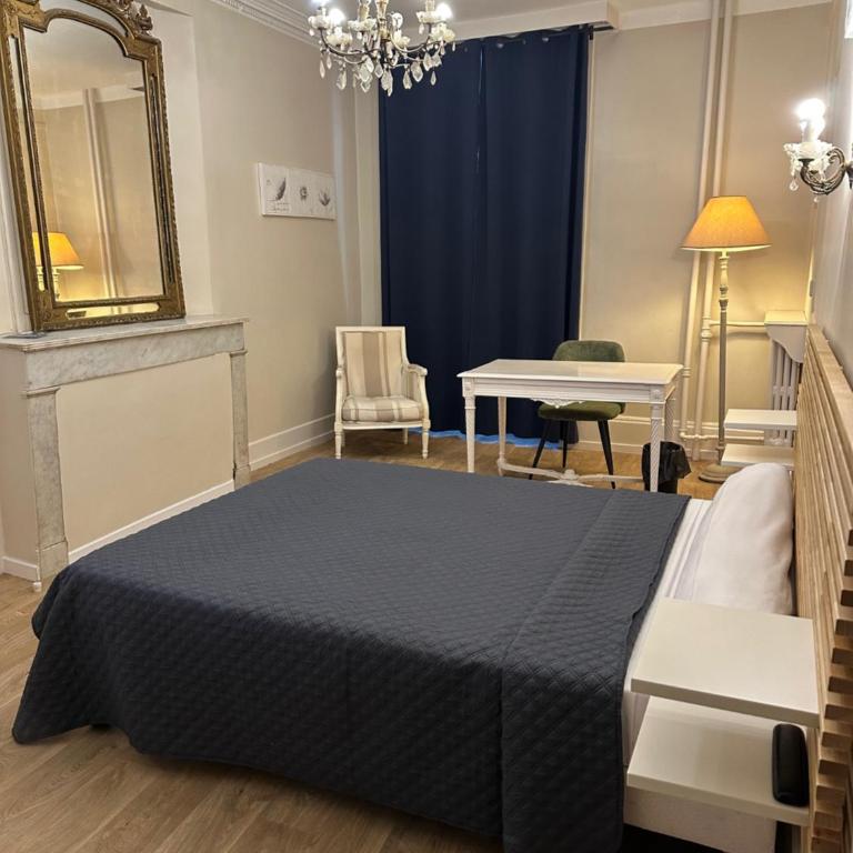 Hotel Azur - Chambre Double Confort - 12