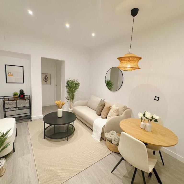 Modern and quiet in the center of Madrid - One-Bedroom Family Apartment - 1