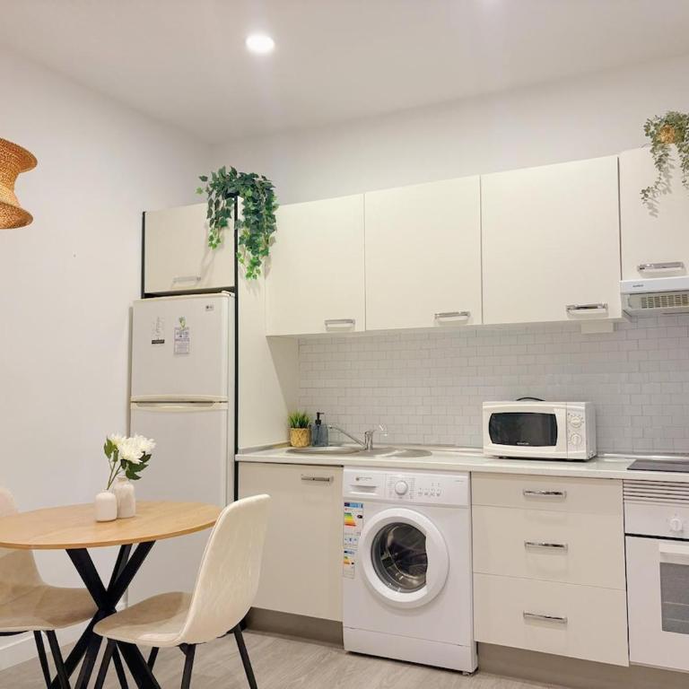Modern and quiet in the center of Madrid - One-Bedroom Family Apartment - 5