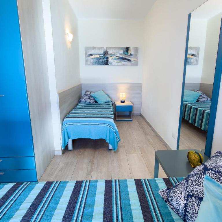 Villa Mimosa Diano Marina: exclusive use villa, garden, barbecue, 3 bedrooms and 3 bathrooms - Villa - 34