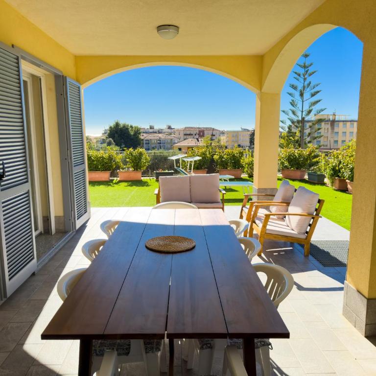 Villa Mimosa Diano Marina: exclusive use villa, garden, barbecue, 3 bedrooms and 3 bathrooms - Villa - 15