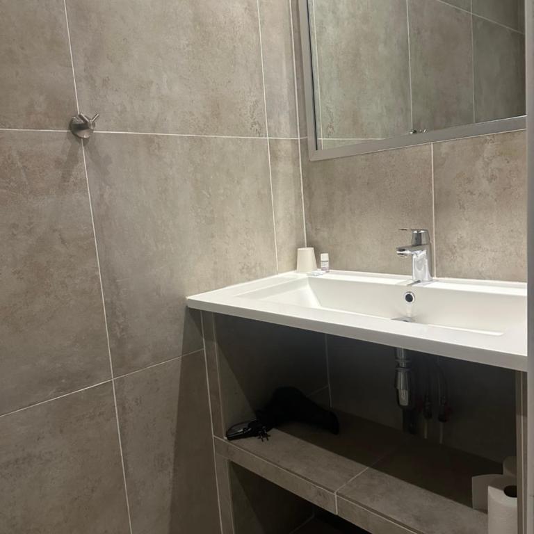 Hotel Azur - Chambre Simple Standard - 5