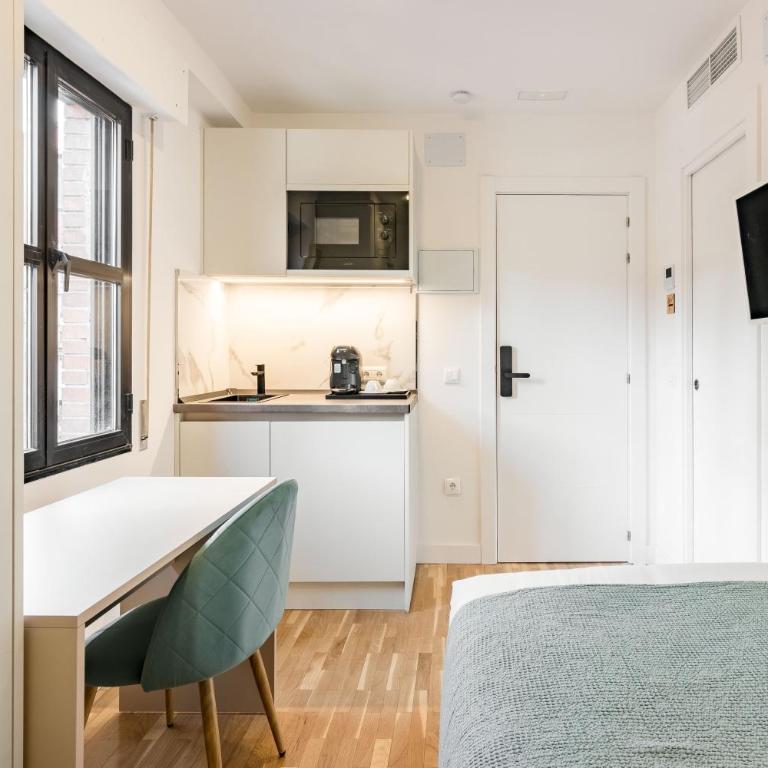 Square Rooms by Charming, cerca del aeropuerto y con un pequeño gimnasio - Habitación Individual - 3