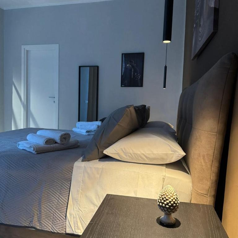 Lole Home - Two-Bedroom Deluxe Apartment - 12