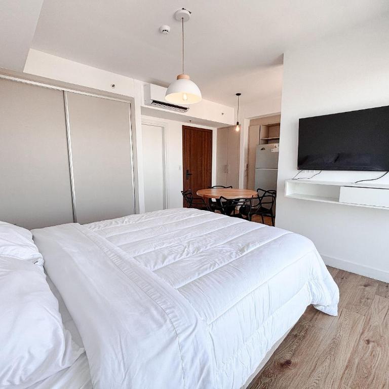 Dpto con piscina a pasos del Shopping del Sol - Apartment with Balcony - 5