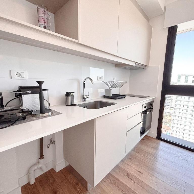 Dpto con piscina a pasos del Shopping del Sol - Apartment with Balcony - 10