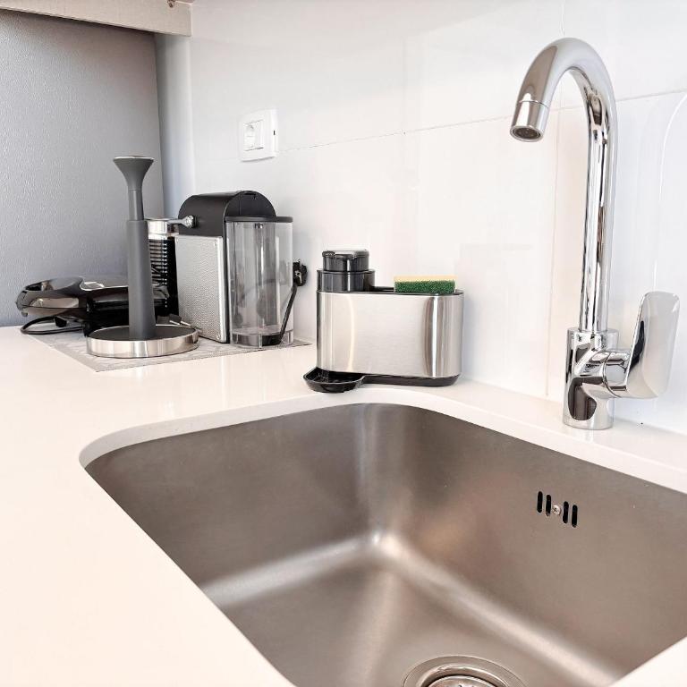 Dpto con piscina a pasos del Shopping del Sol - Apartment with Balcony - 19