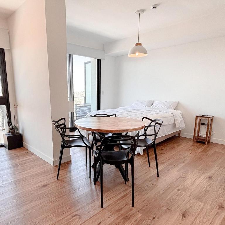 Dpto con piscina a pasos del Shopping del Sol - Apartment with Balcony - 20