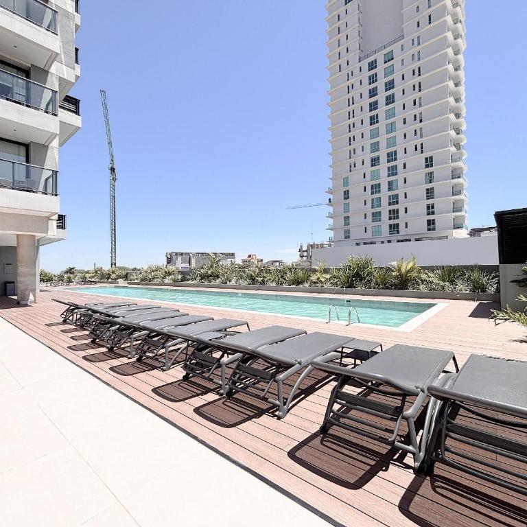 Dpto con piscina a pasos del Shopping del Sol - Apartment with Balcony - 27