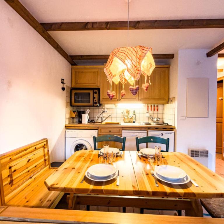 Cozy apartment in Saint-Gervais-les-Bains - Apartment - 6