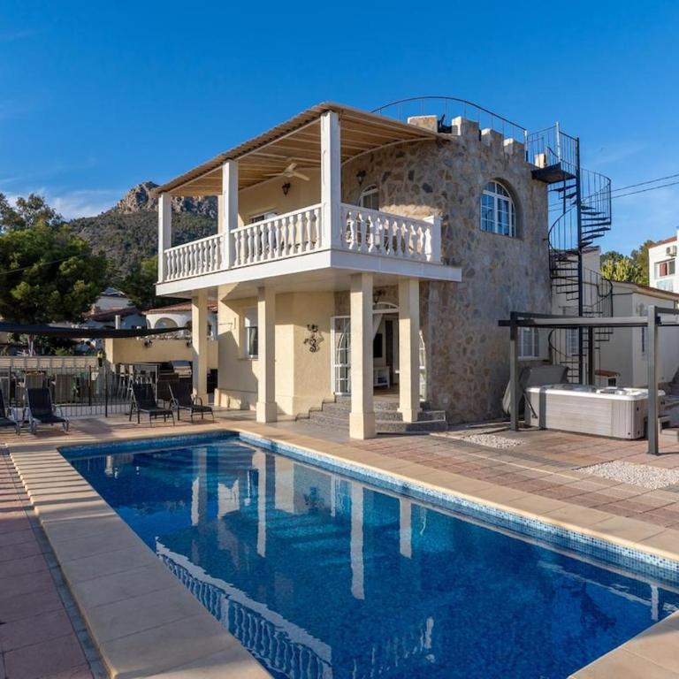 Villa 200m from the beach, jacuzzi, swimming pool, BBQ - Villa con piscina privada - 1