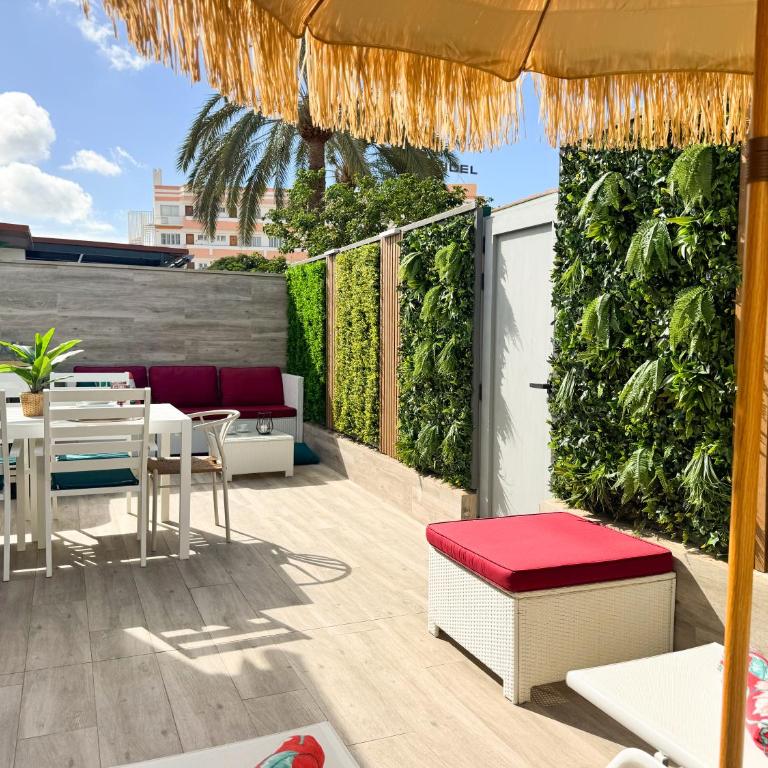 Oasis Beach Home II - Your Private Retreat with Jacuzzi - Casa de 3 dormitorios - 1