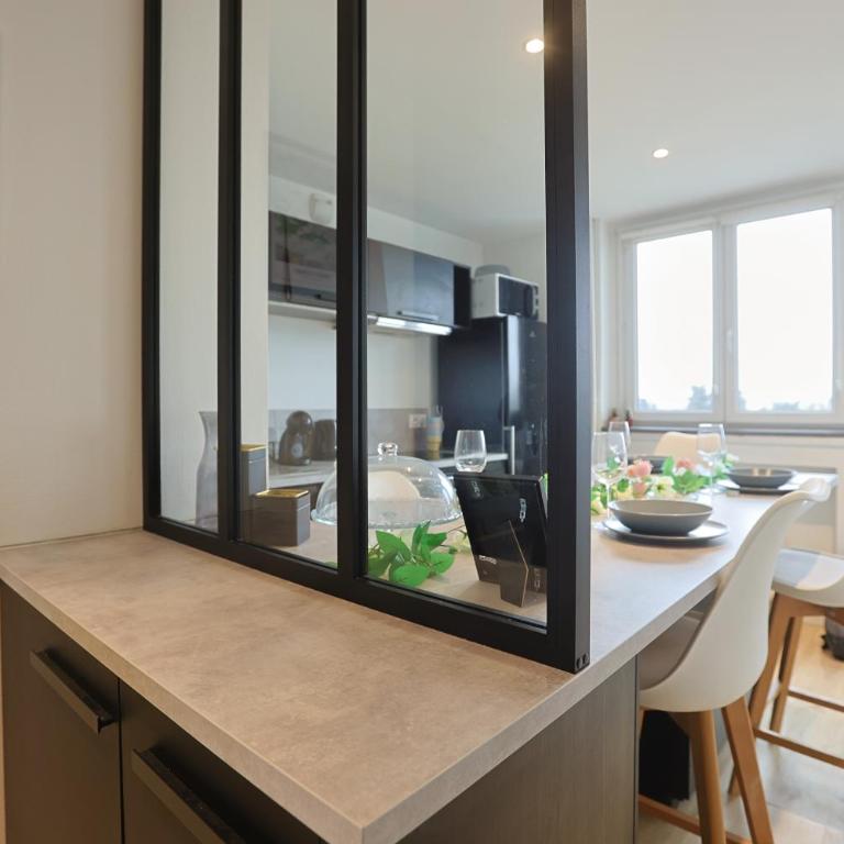 Séjour lumineux T3 moderne, balcon & ascenseur - Apartamento de 2 dormitorios - 5