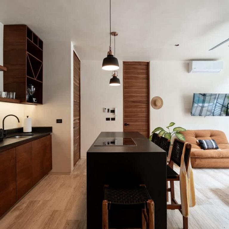 Bohemian 2BR Boutique Condo in Trendy La Veleta - Apartamento de 2 dormitorios con piscina privada - 14